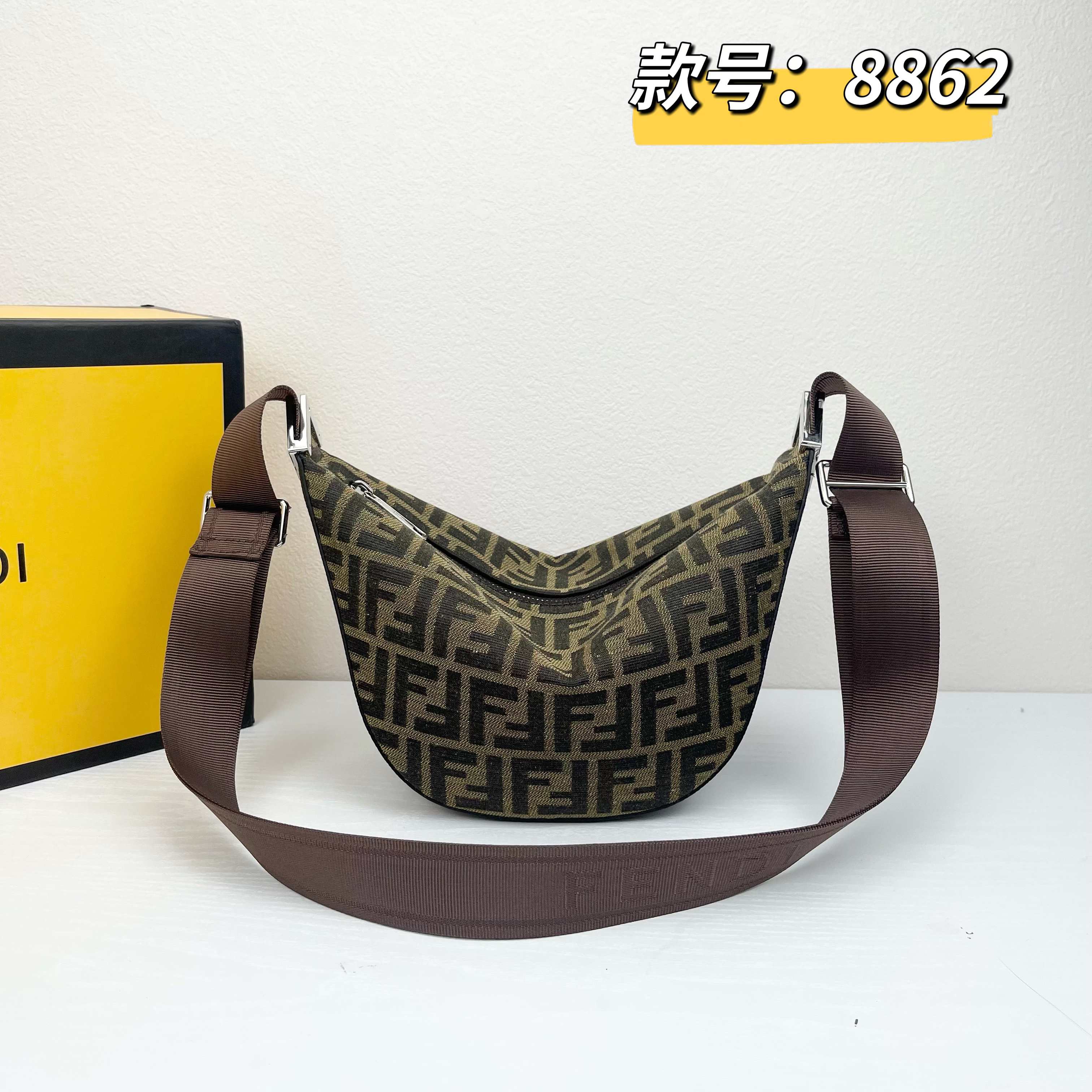 FENDI Melon 8862 LM051 18cm