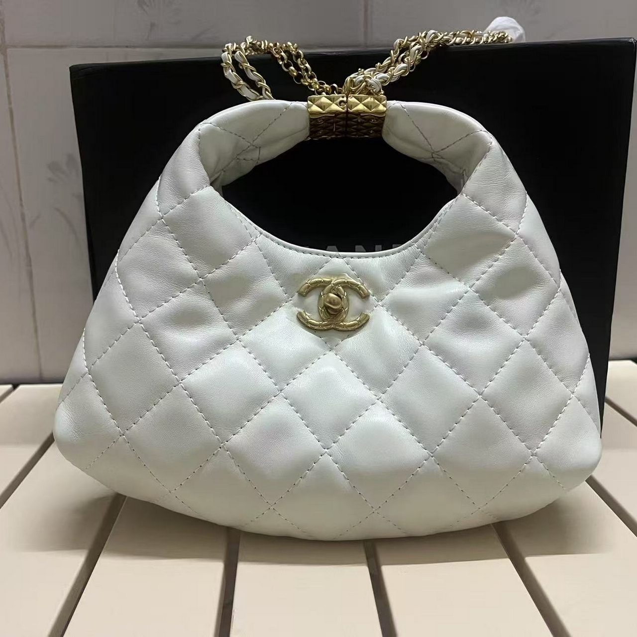 Chanel Chain hobo Bag 1009