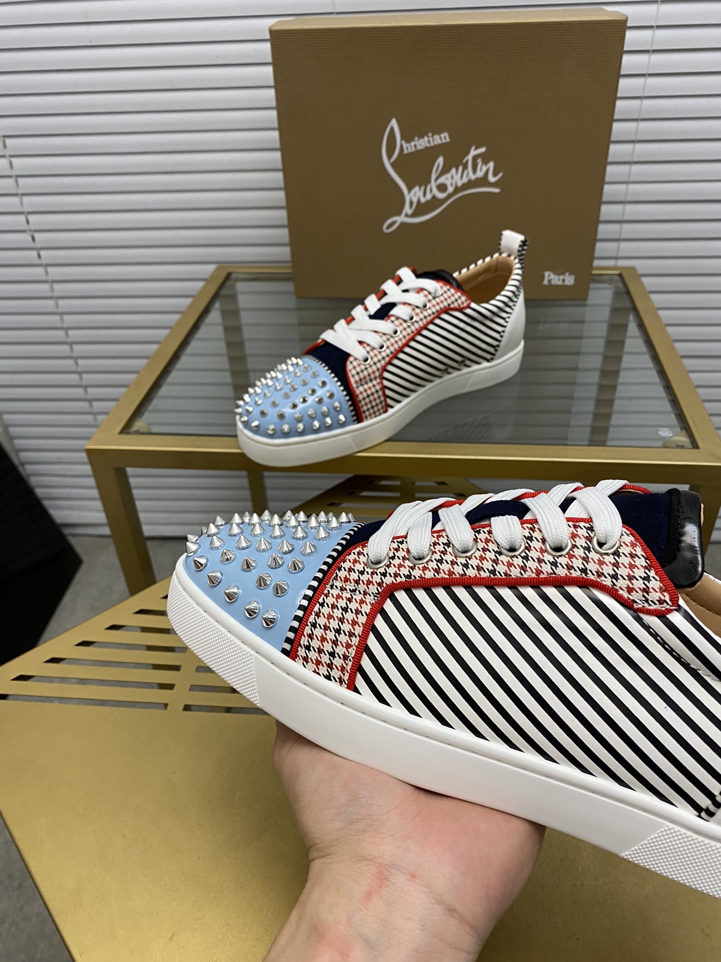 Christian Louboutin 027 Casual shoes HL003