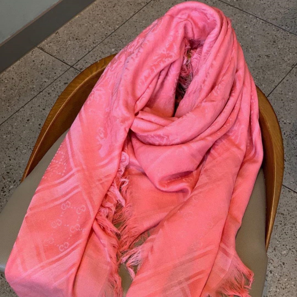 Gucci Scarf Fringed Square Scarf 70% Cashmere And 30% Silk 140*140cm Accessories
