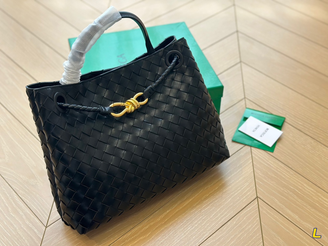 Bottega Veneta Andiamo Bag 007 DB002 33cm