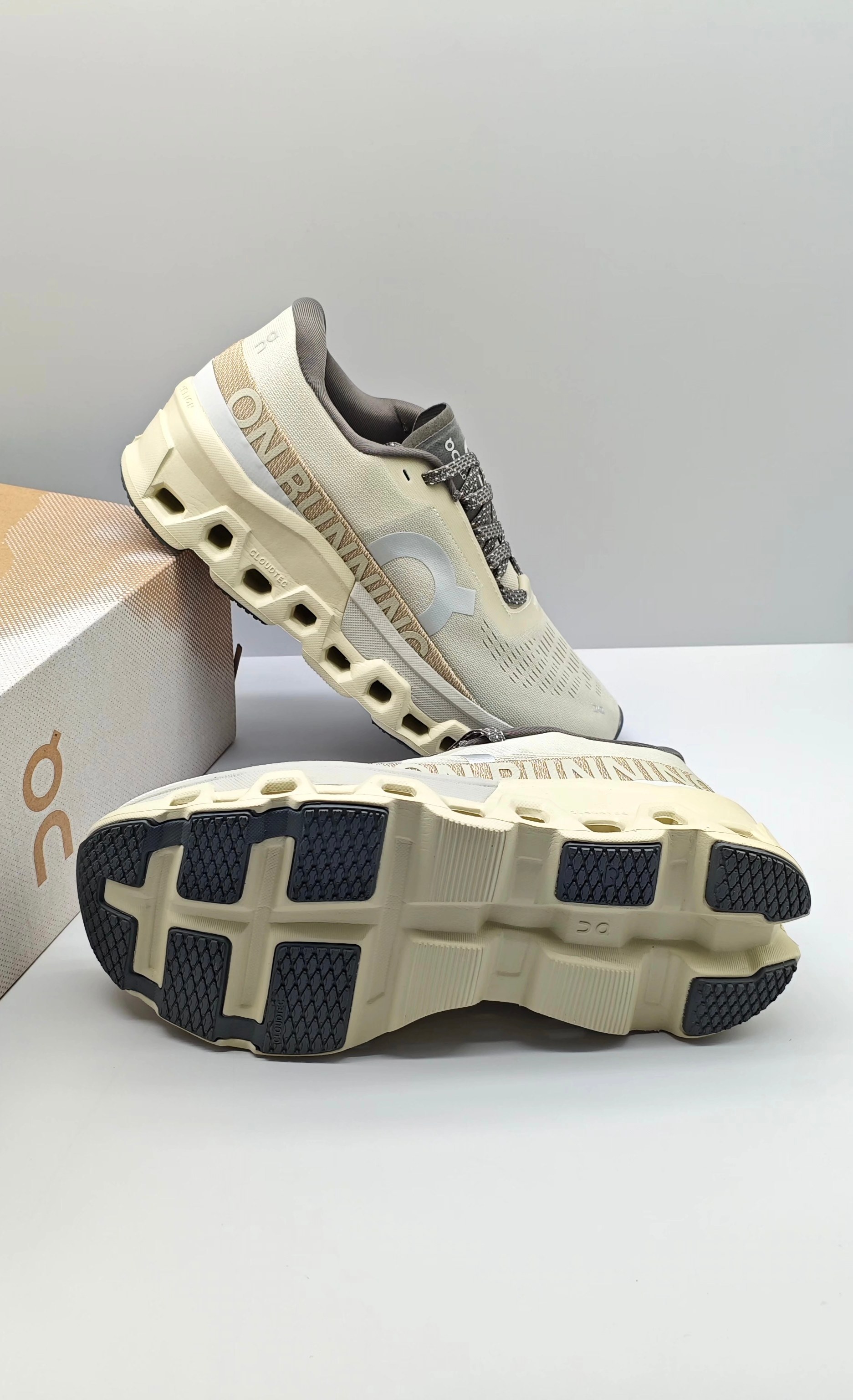 On Cloud Sneakers Sports shoes ON Cloudmonster 2