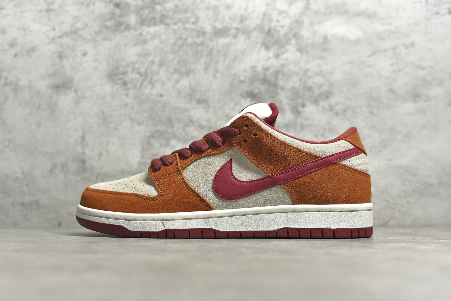 NK SB Dunk Low Pro  Russet Cedar  BQ6817-202 XM072