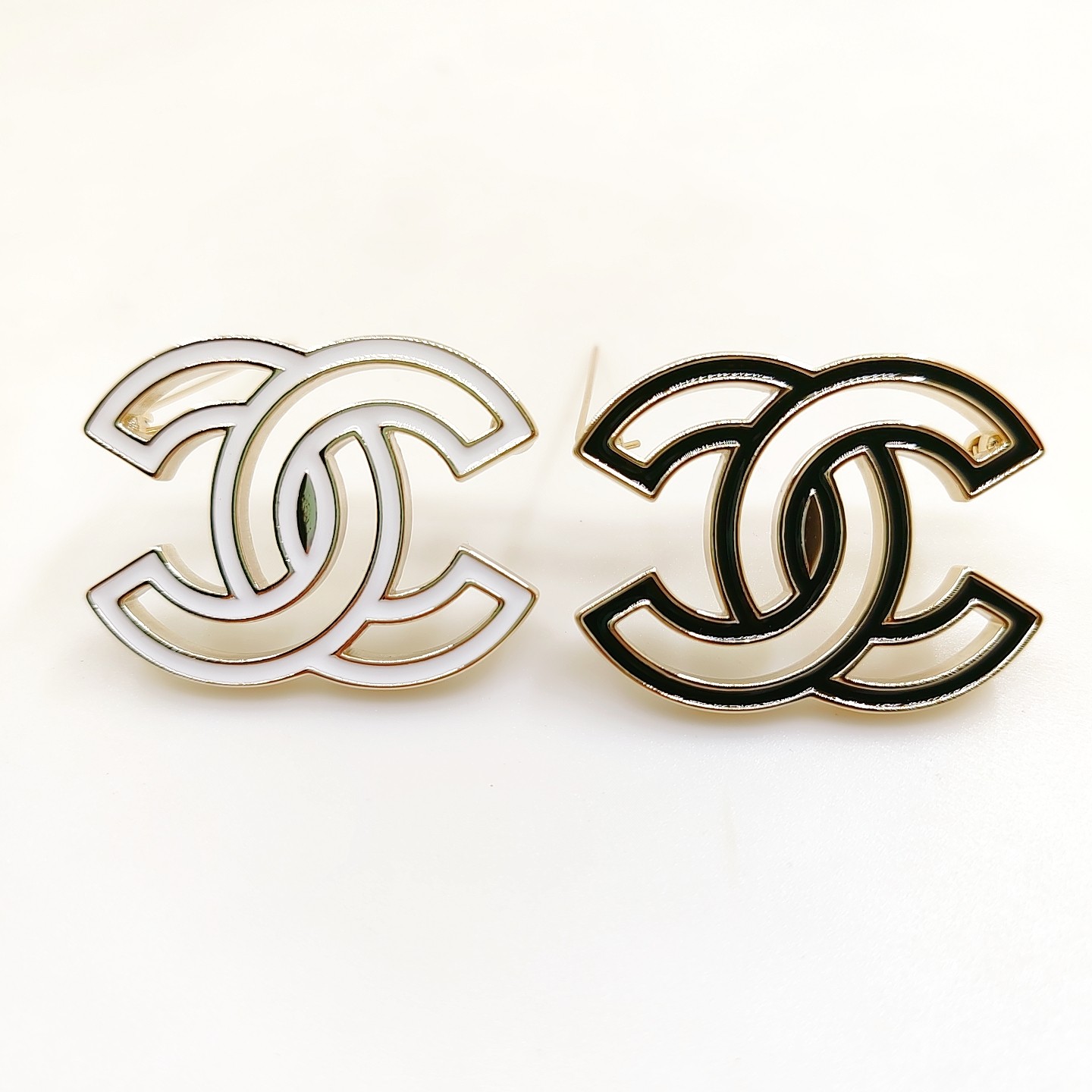 Chanel Brooch 002