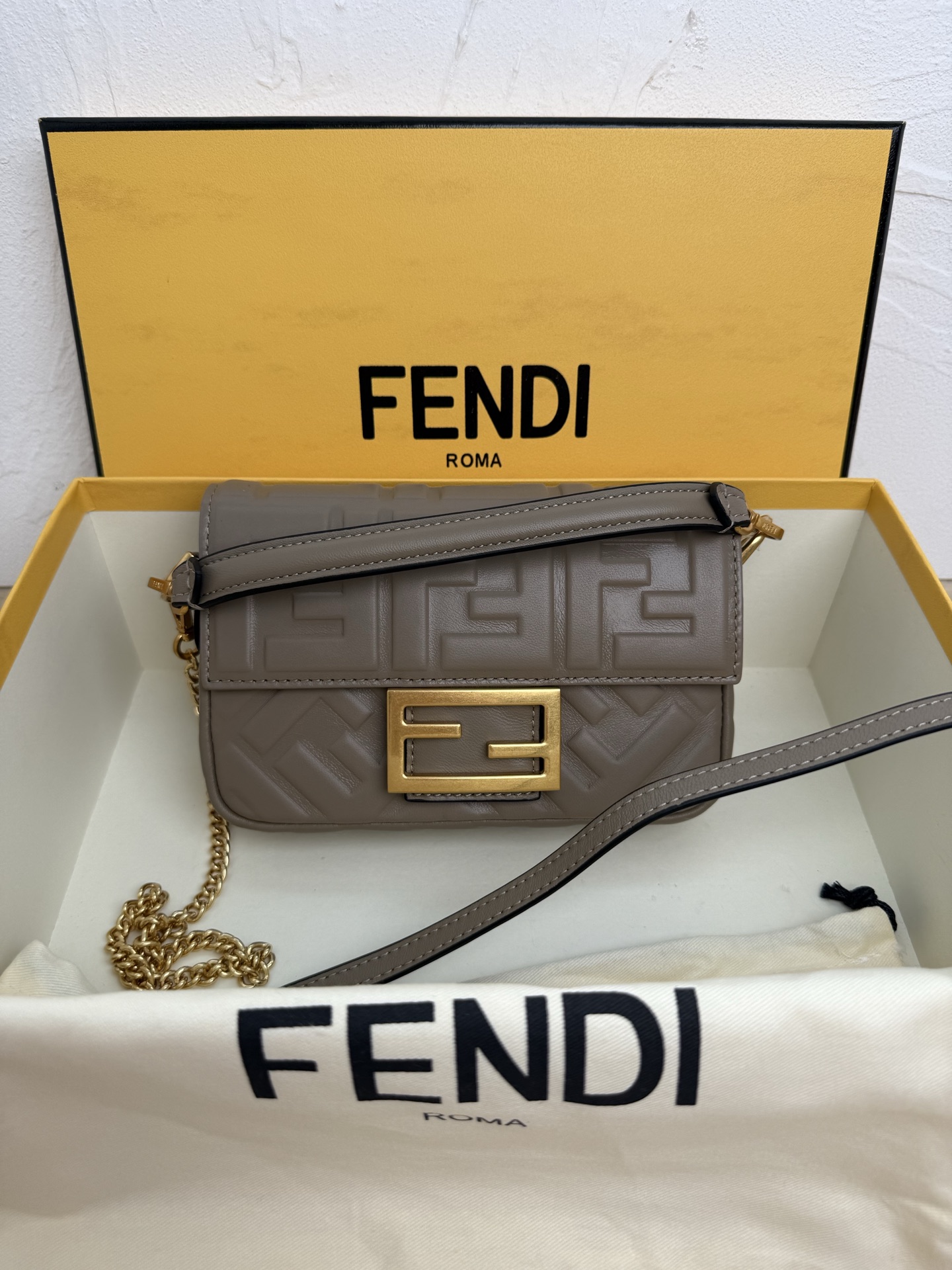 Fendi Shoulder Bag Ladies' Favorite