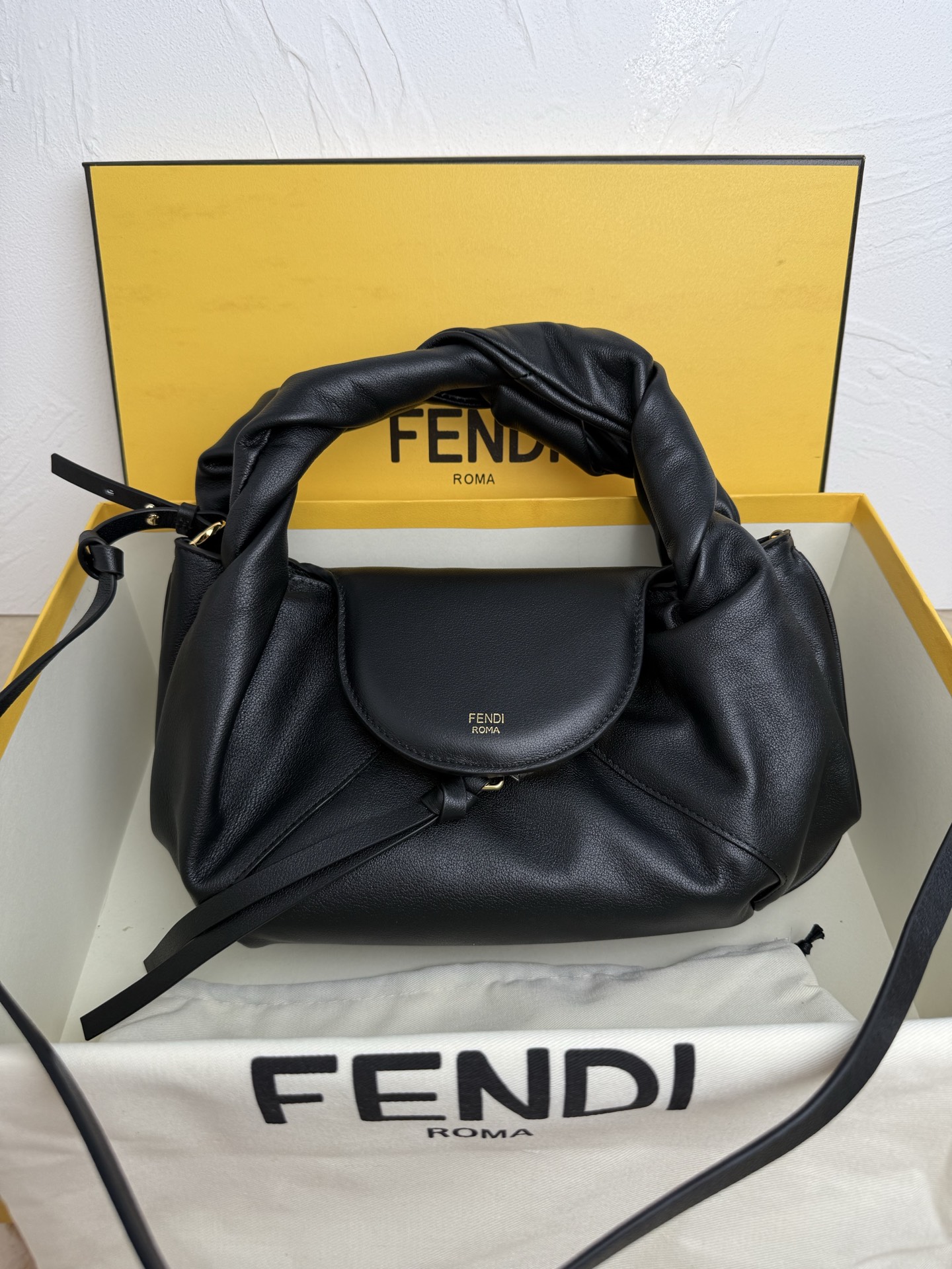 Fendi Shoulder Bag Ladies' Favorite