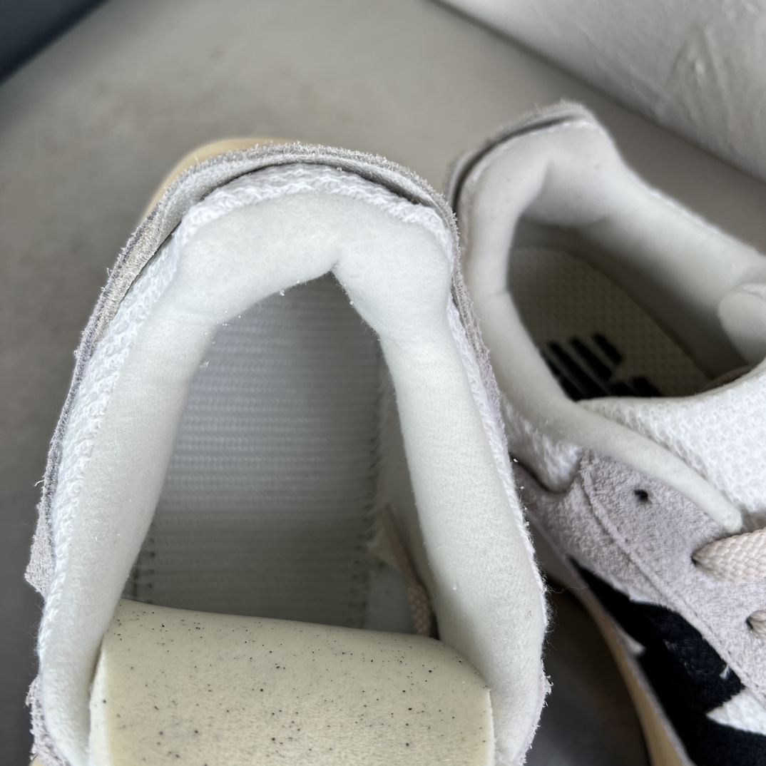 New Balance Sneakers SportsNB warped runner