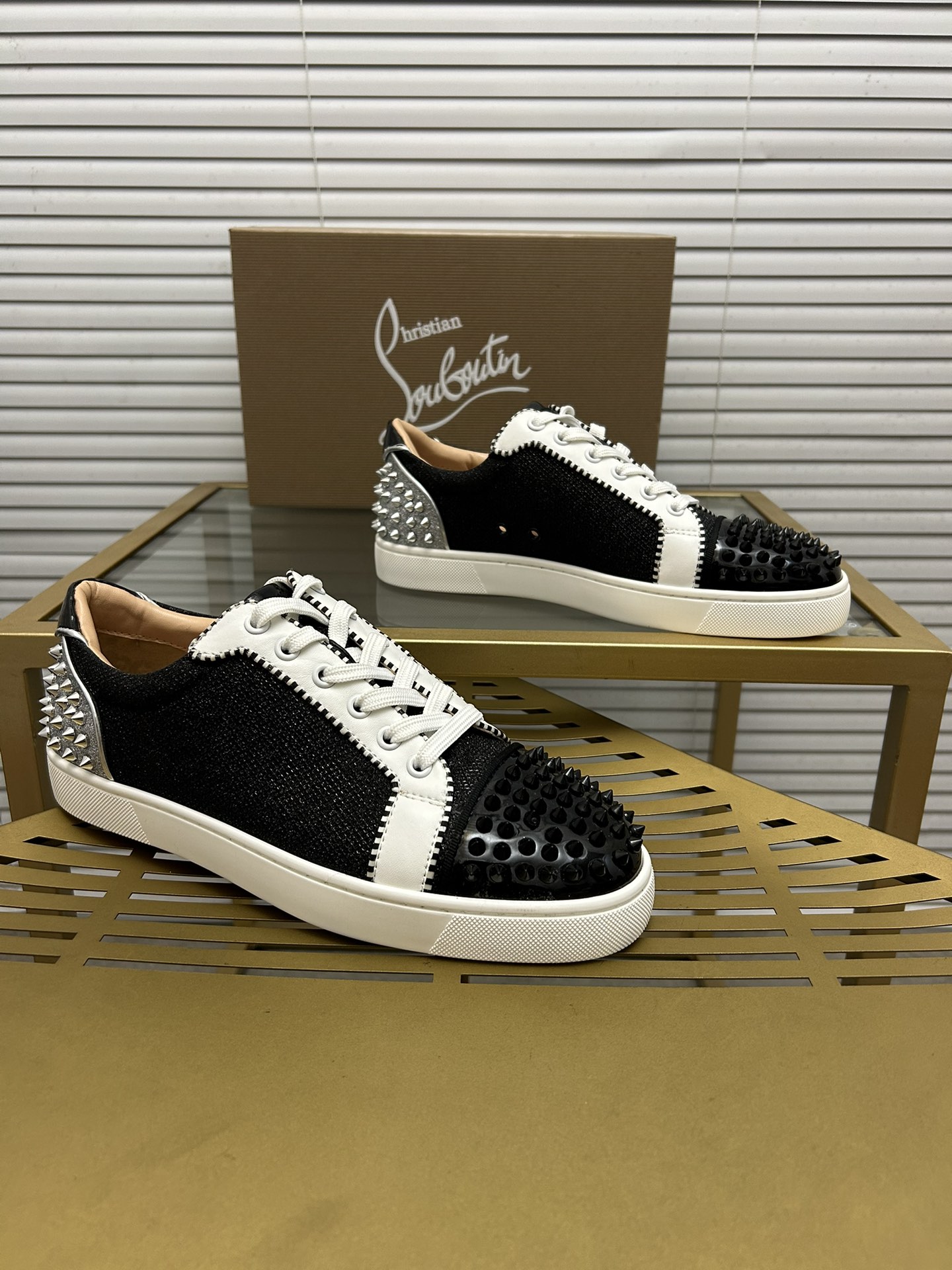 Christian Louboutin 006 Casual shoes HL003