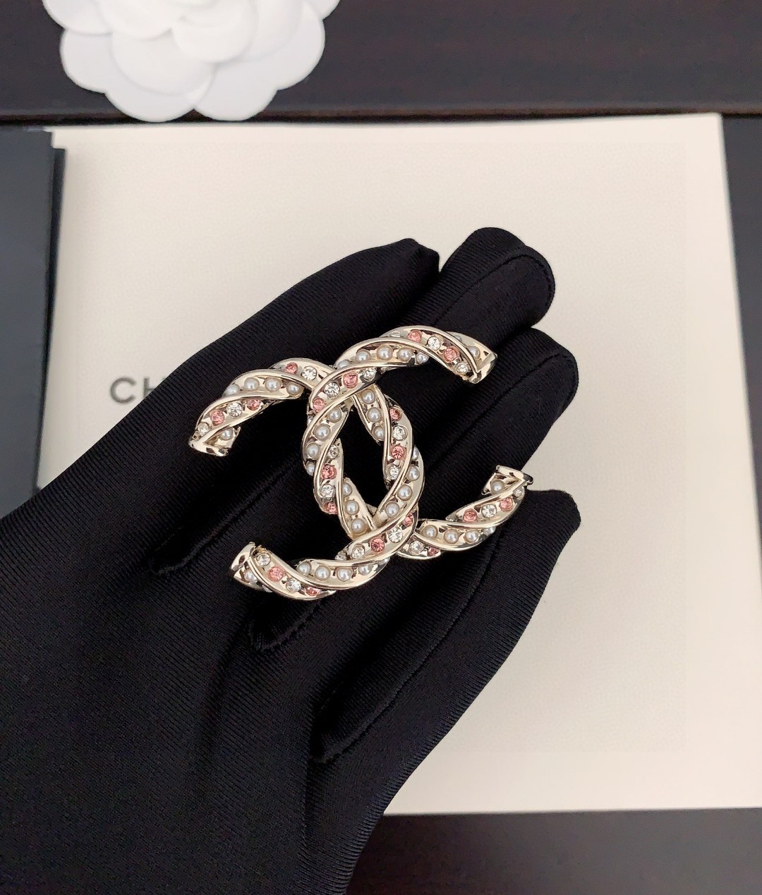 Chanel Brooch 008