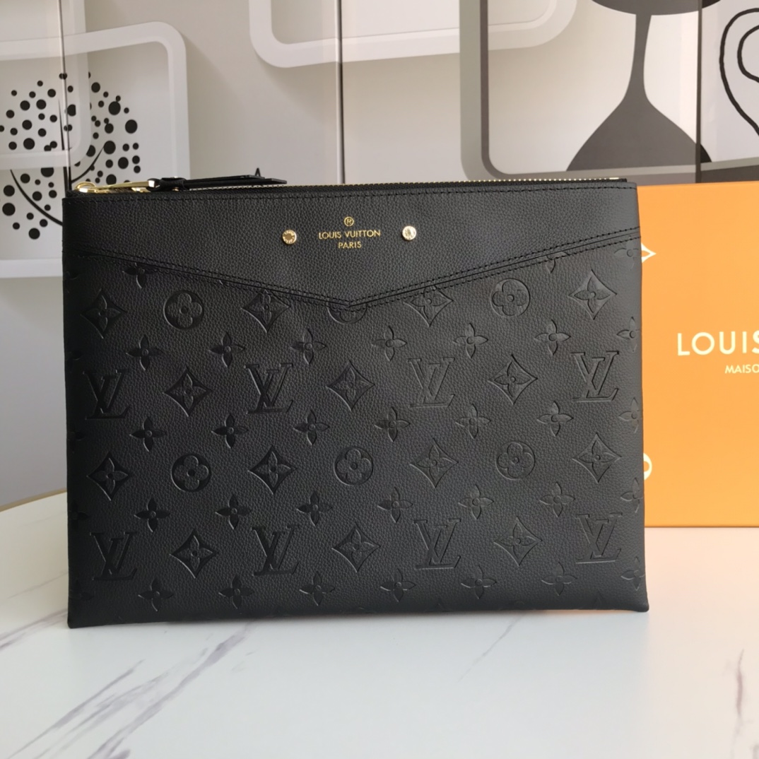 Louis Vuitton DAILY POUCH