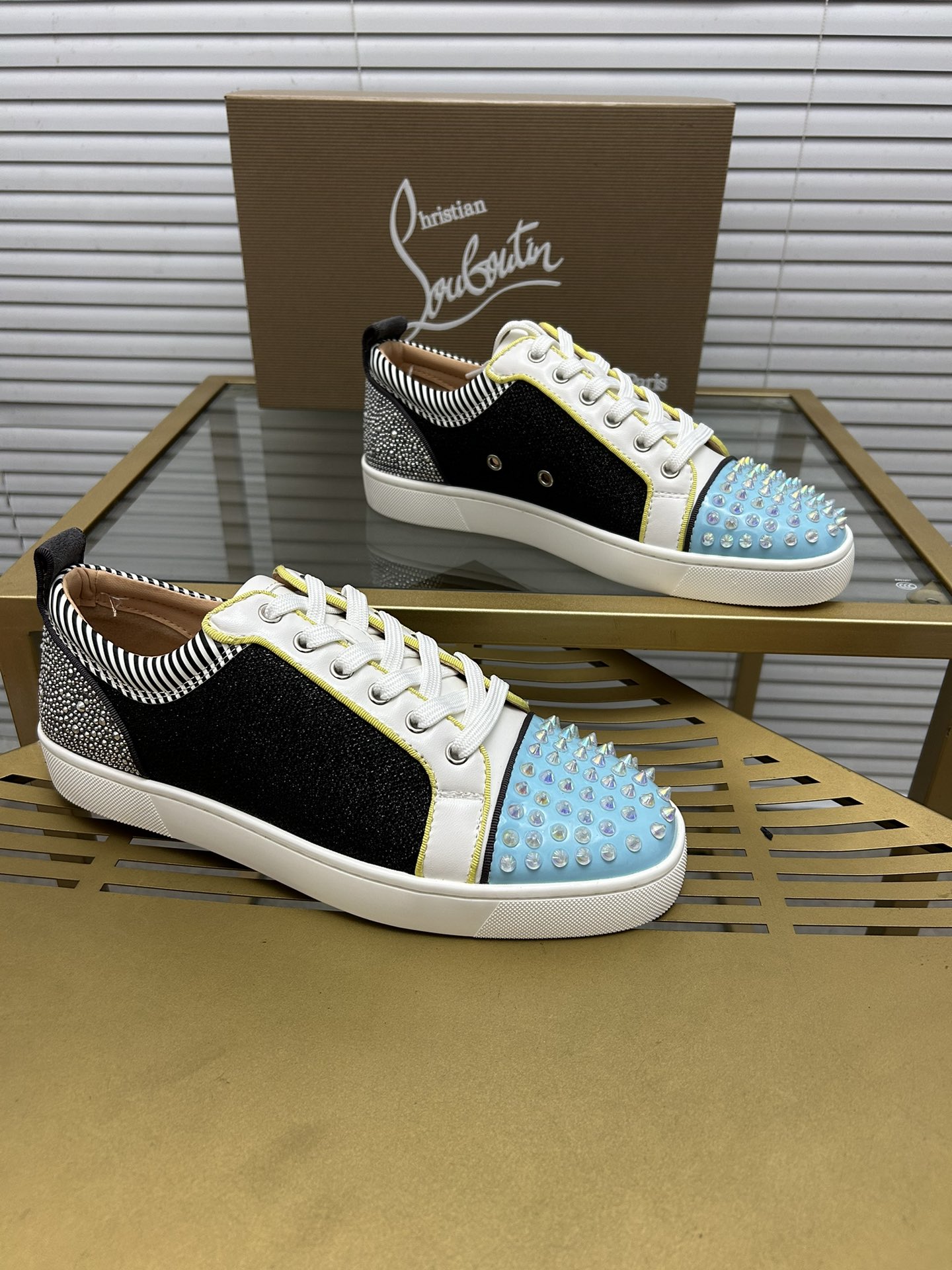 Christian Louboutin 004 Casual shoes HL003