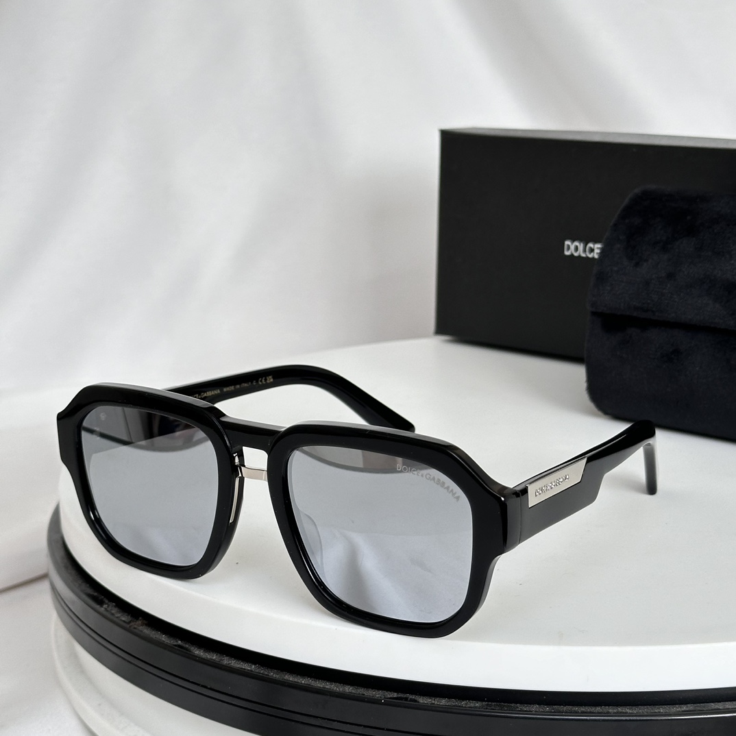 Dolce & Gabbana Sunglasses DG4464 SM051