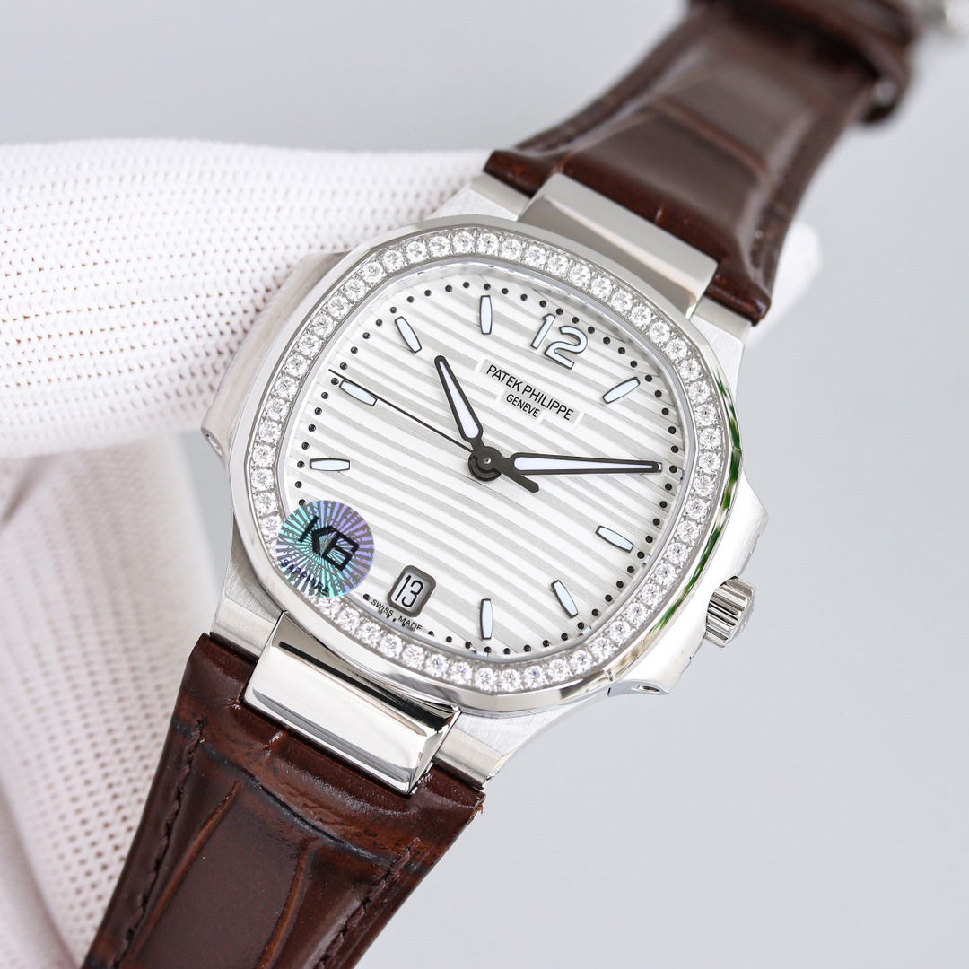 PATEK PHILIPPE NAUTILUS 7118 35.2mm