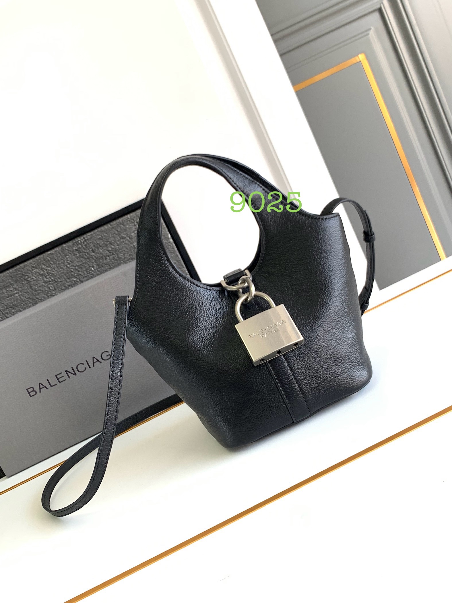 Balenciaga Locker Tote 9025 LM002 15cm