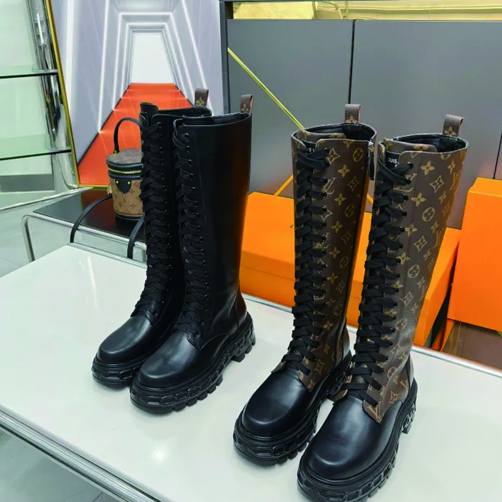 LV 003 boots XM054