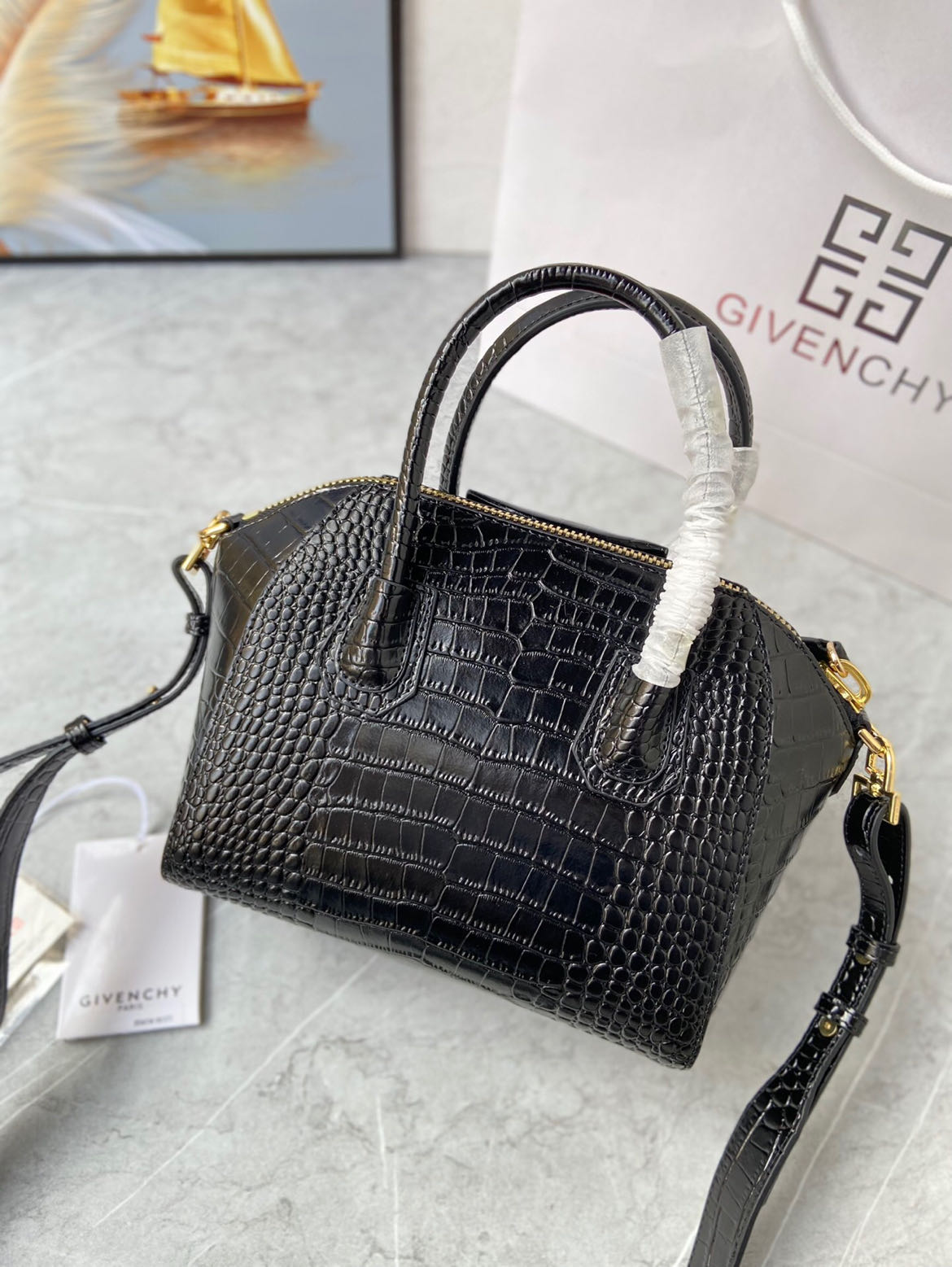 GIVENCHY Antigona Bag Black Crocodile LM022032042 20-33cm