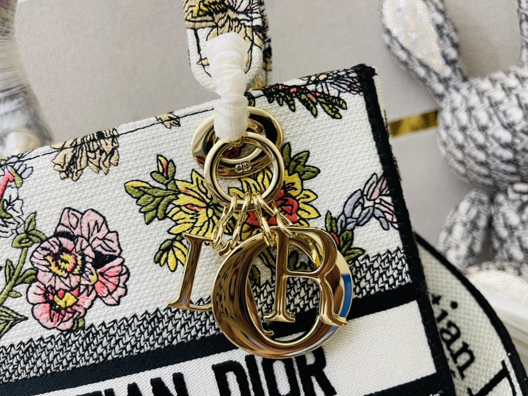 10A + top quality Dior Medium Lady D-Lite Bag 9920 DD003 24cm