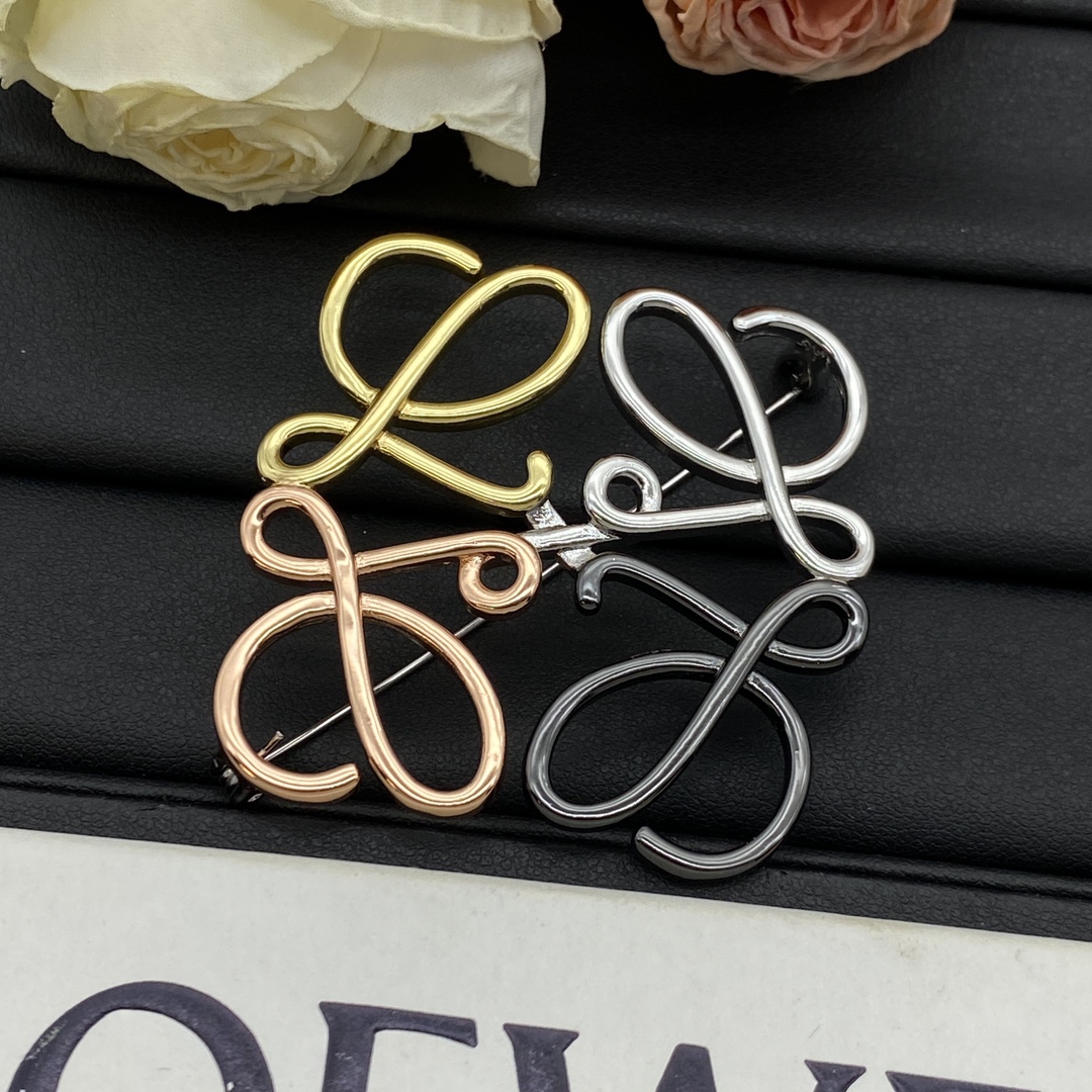 Loewe Jewelry Brooches Anagram Contrasting Diamond Brooch