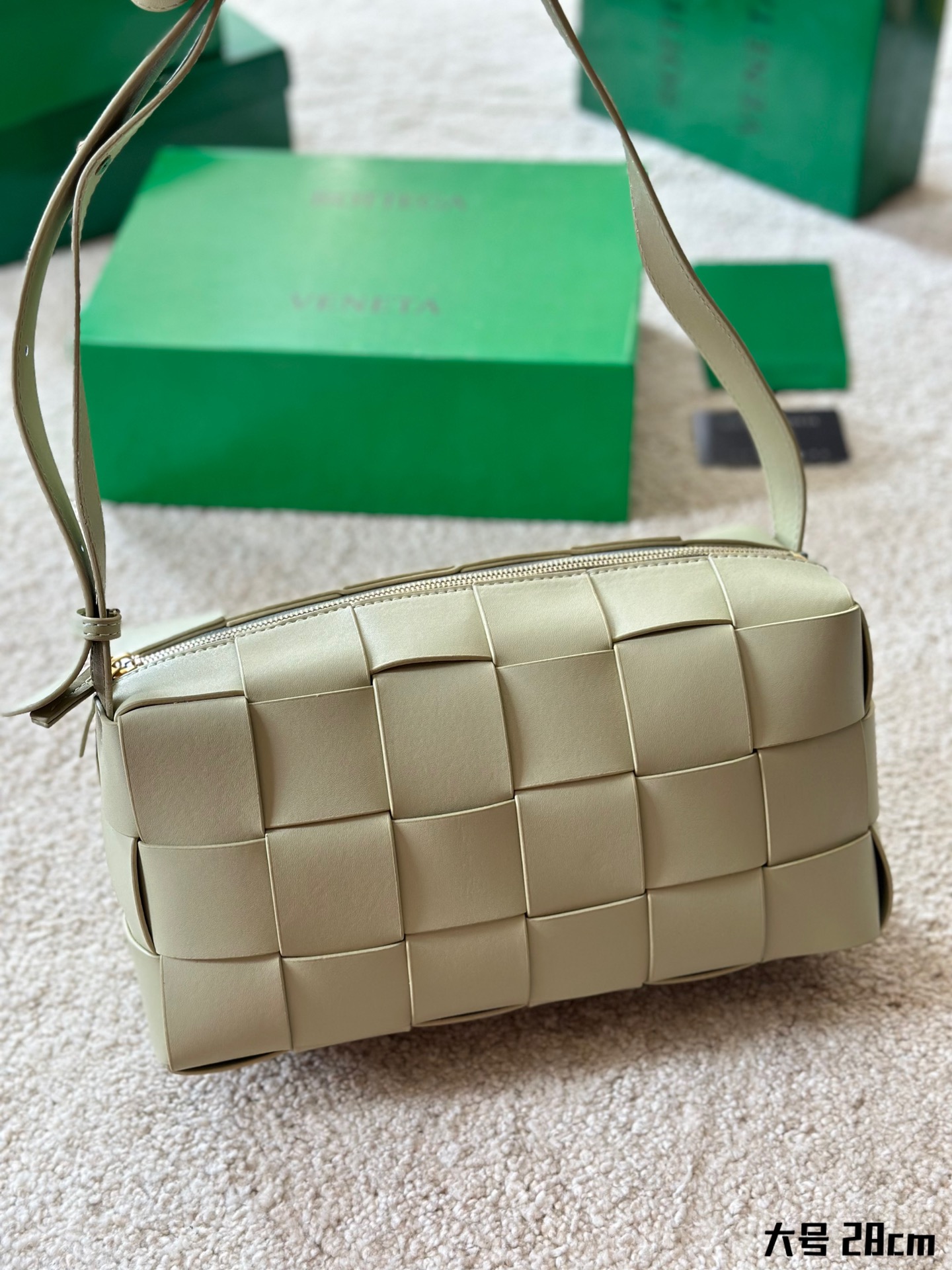 Bottega Veneta Cassette Bag 004 DB551 28cm