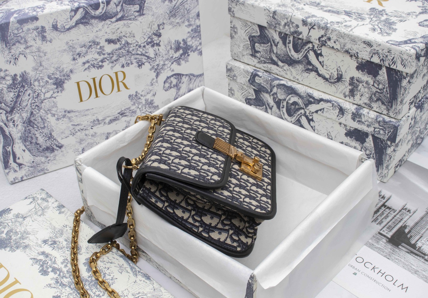 Addict Messenger Bag Blue print 1013 XB091 24cm