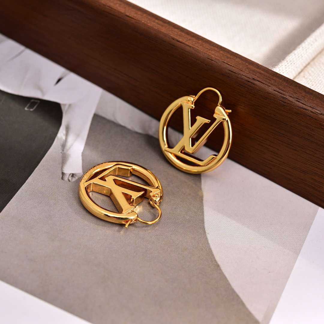 Louis Vuitton Jewelry Earring Hollow Design