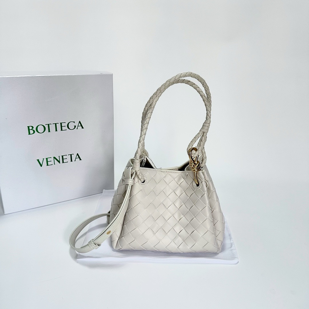 Bottega Veneta Shoulder Bag Ladies' Favorite Parachute