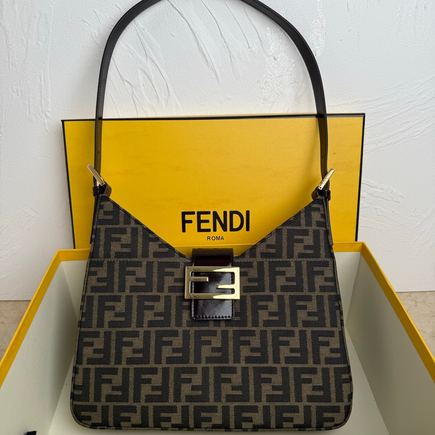 Fendi Shoulder Bag Ladies' Favorite