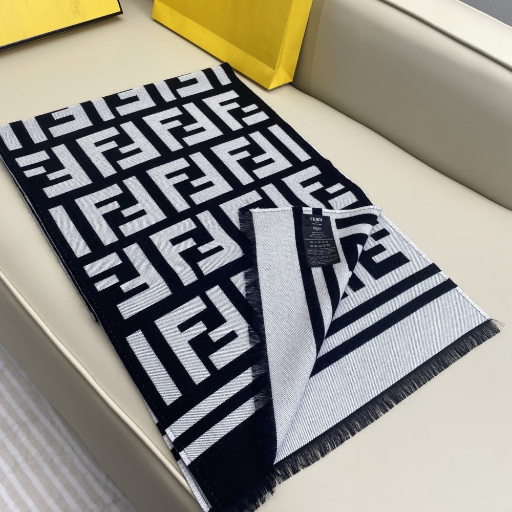 Fendi Scarf FF Classic Pattern Scarf 95% Wool 5% Silk 35*180cm Accessories