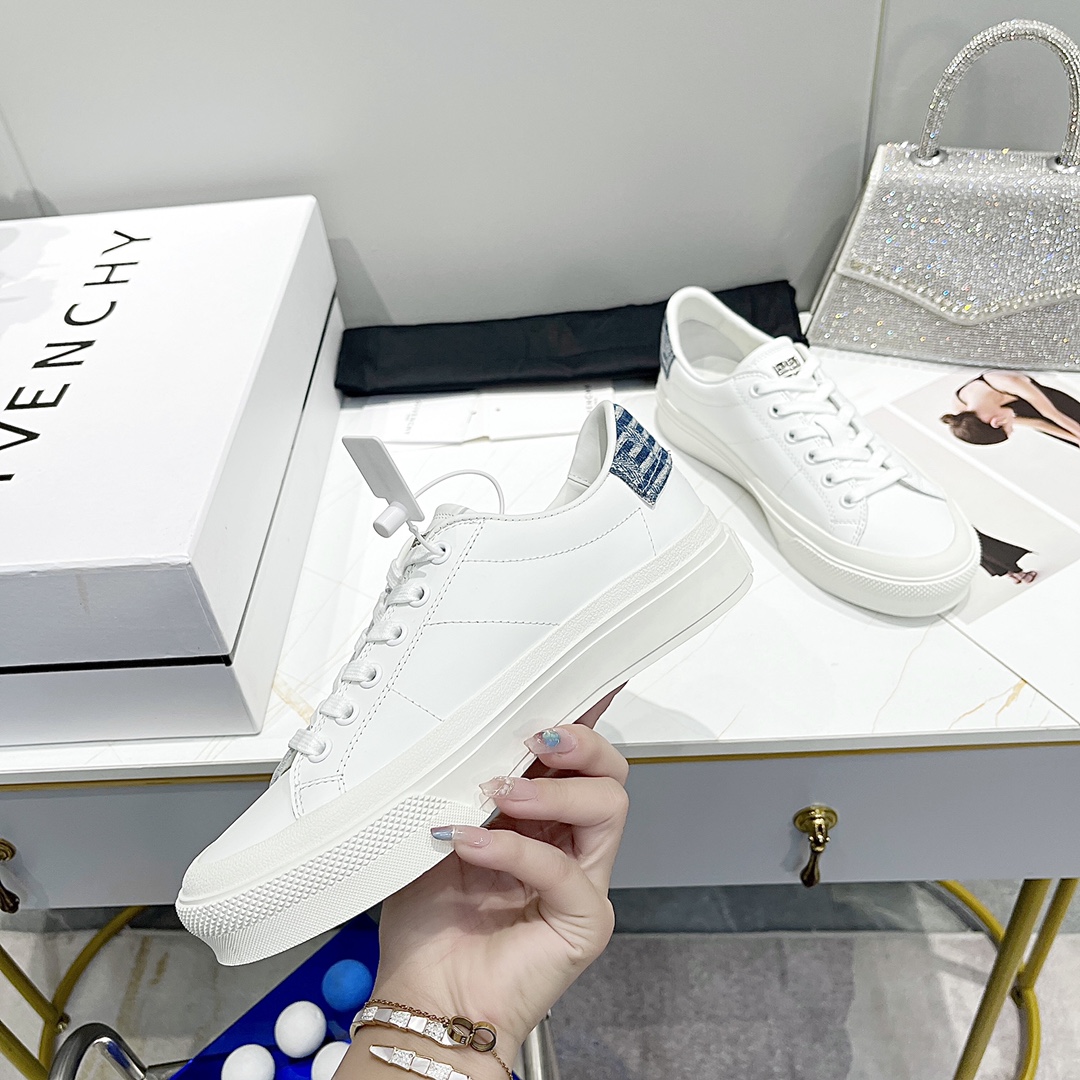 GIVENCHY 007 Casual shoes XM 003