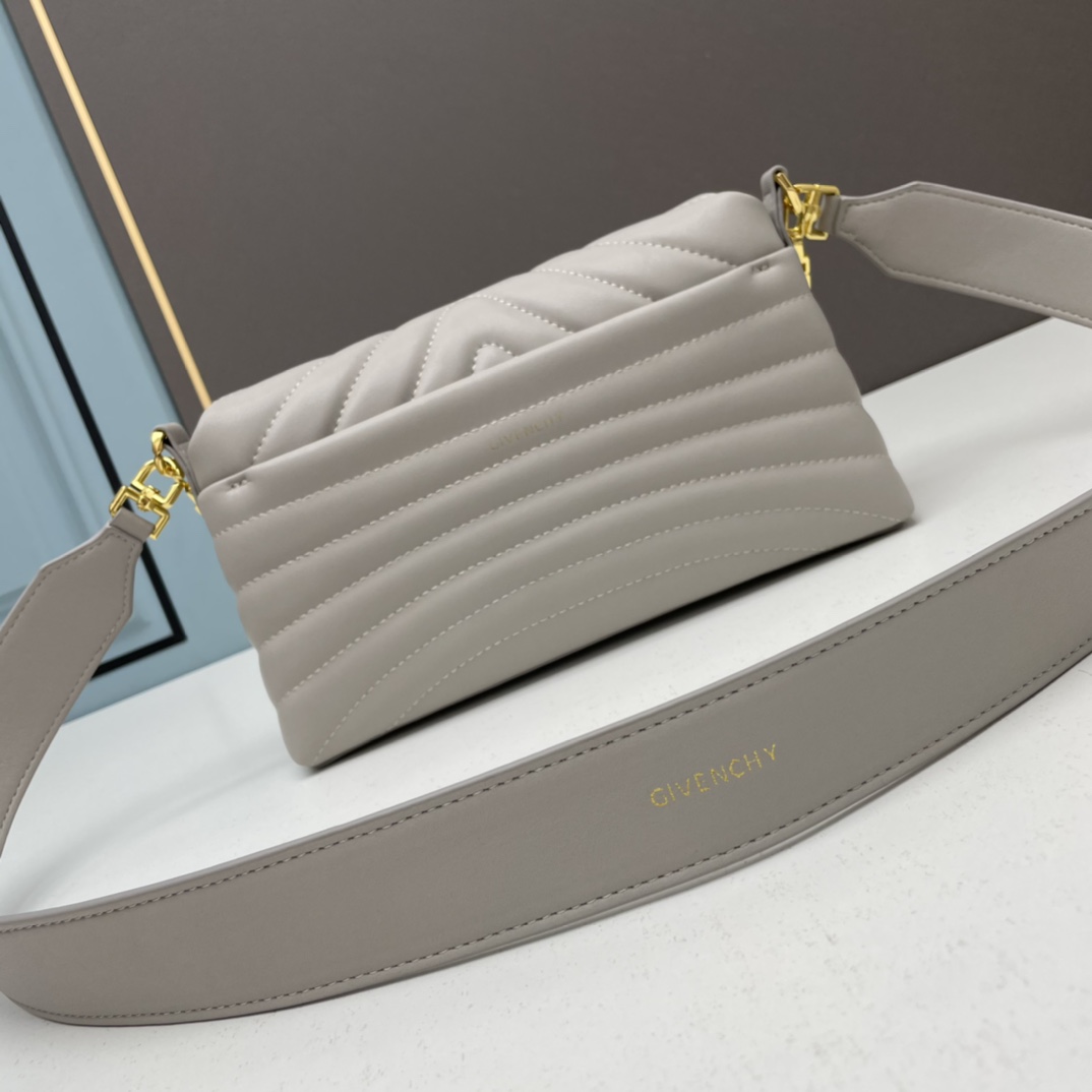 Small 4G Soft Chain Bag Gray gold 8669 LM012 25cm