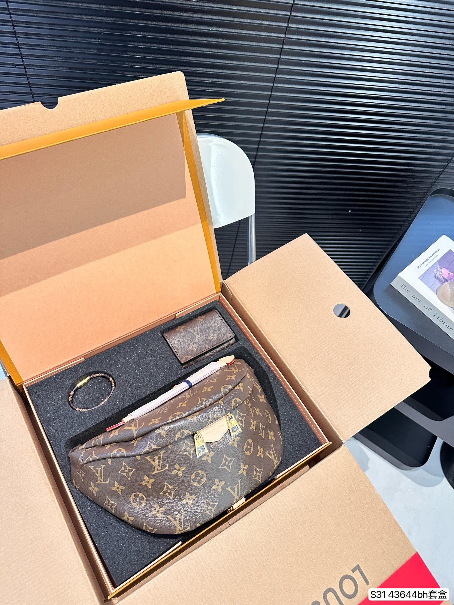 LV Bumbag 43644 LLS022 39cm