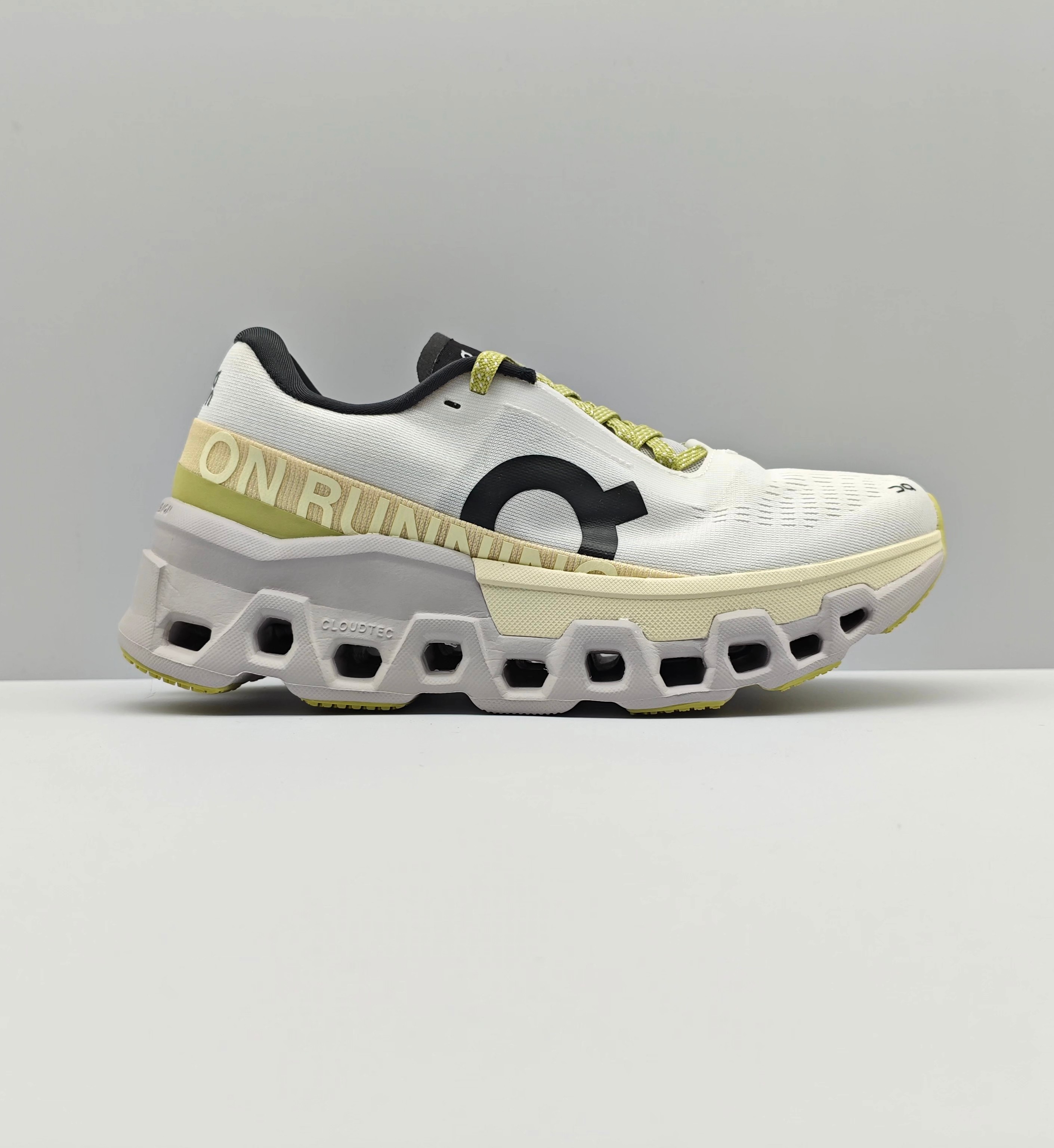 On Cloud Sneakers Sports shoes ON Cloudmonster 2