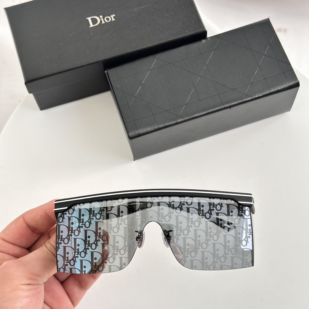 Dior Sunglasses club M1U SM041