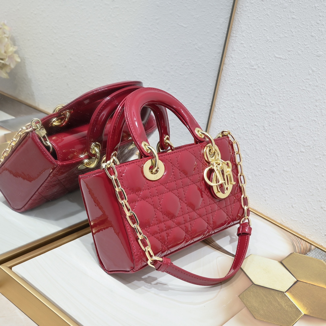 Small Lady D-Joy bag Red patent leather CD0541 XB091 22cm