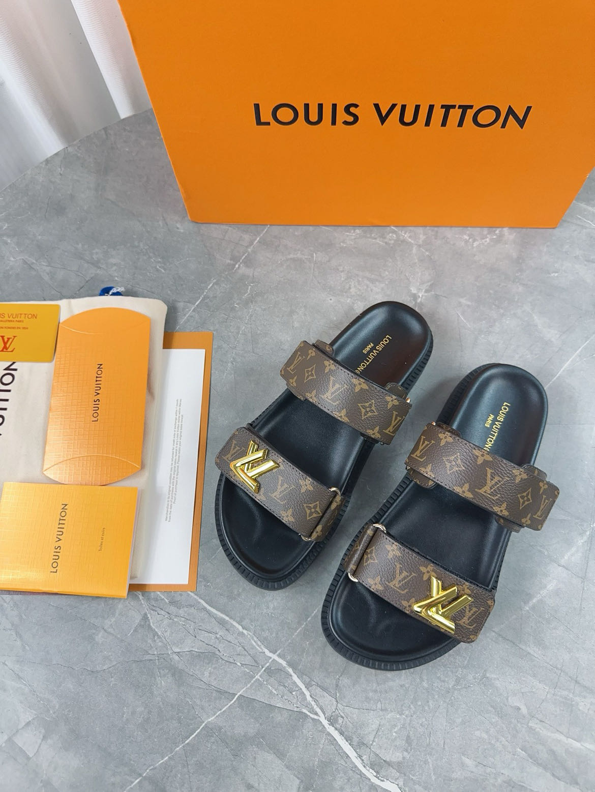 LV shoes 019 XM081