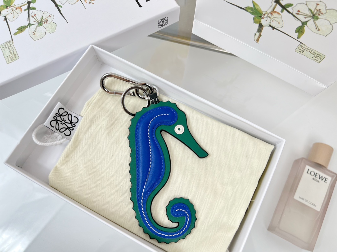 Loewe Key Chain Hippocampus Charm Imported Calfskin Keychain Pendant Accessories