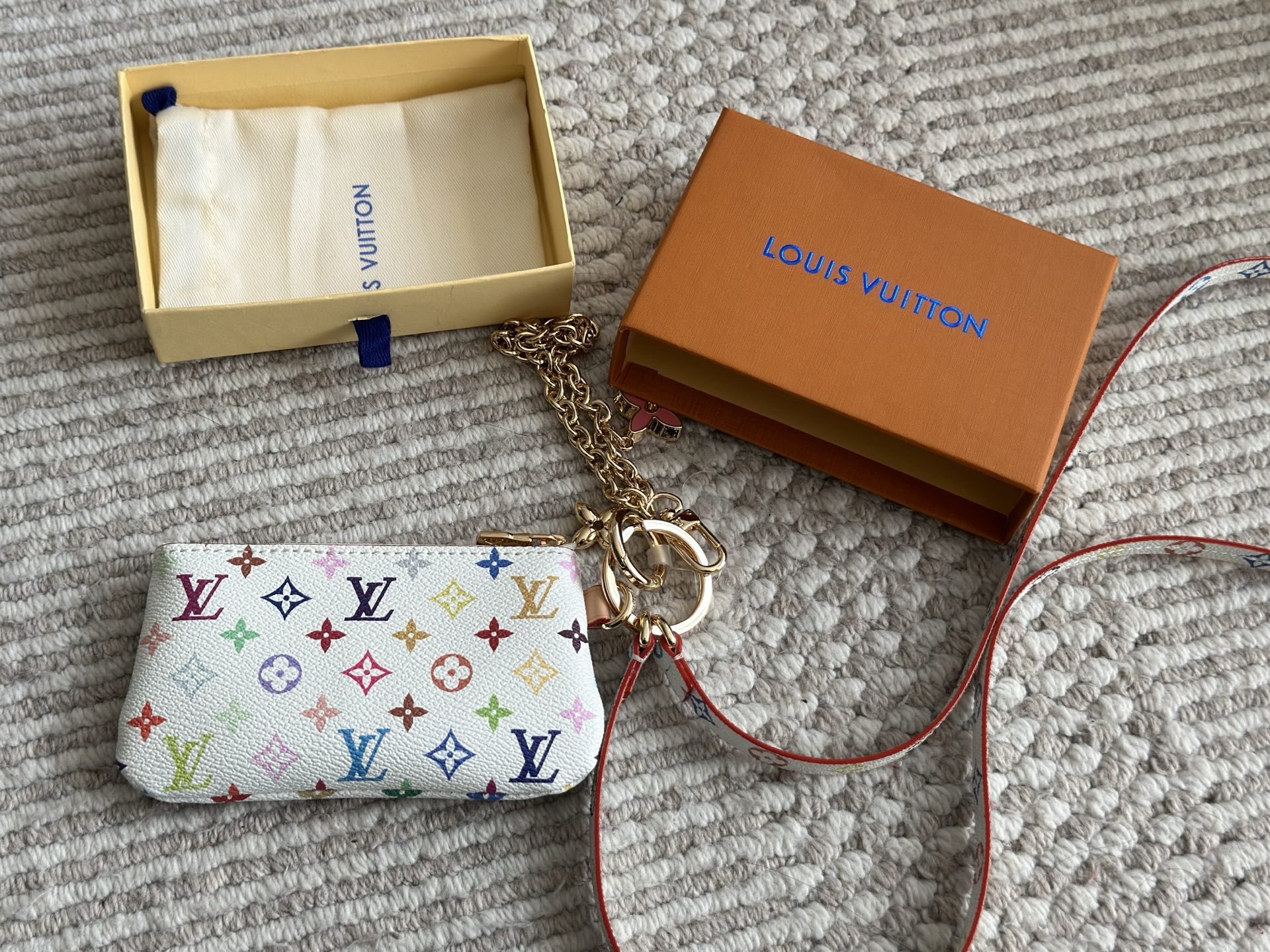 LV Key coin purse 086 DB541