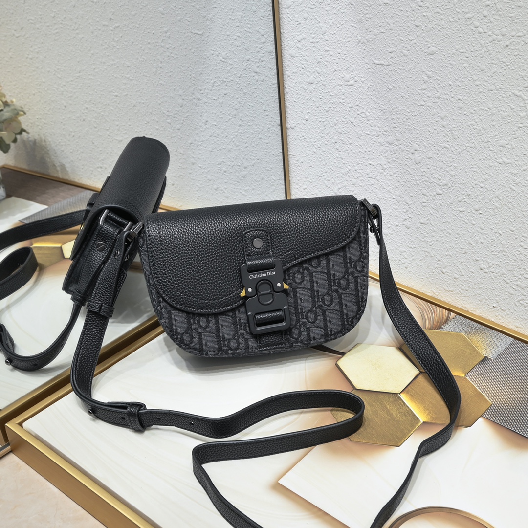 Dior Saddle Shoulder Bag 1089 XB002022 19.5cm
