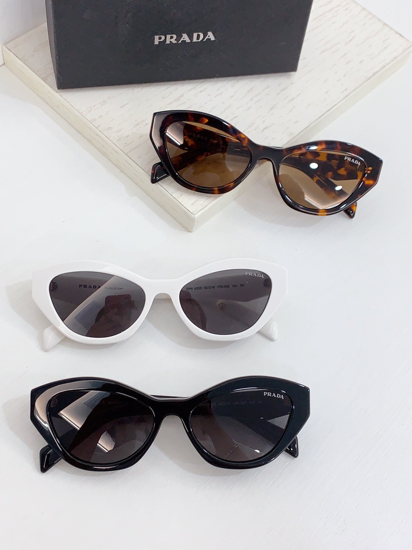 Prada Sunglasses SPRA02S SM021