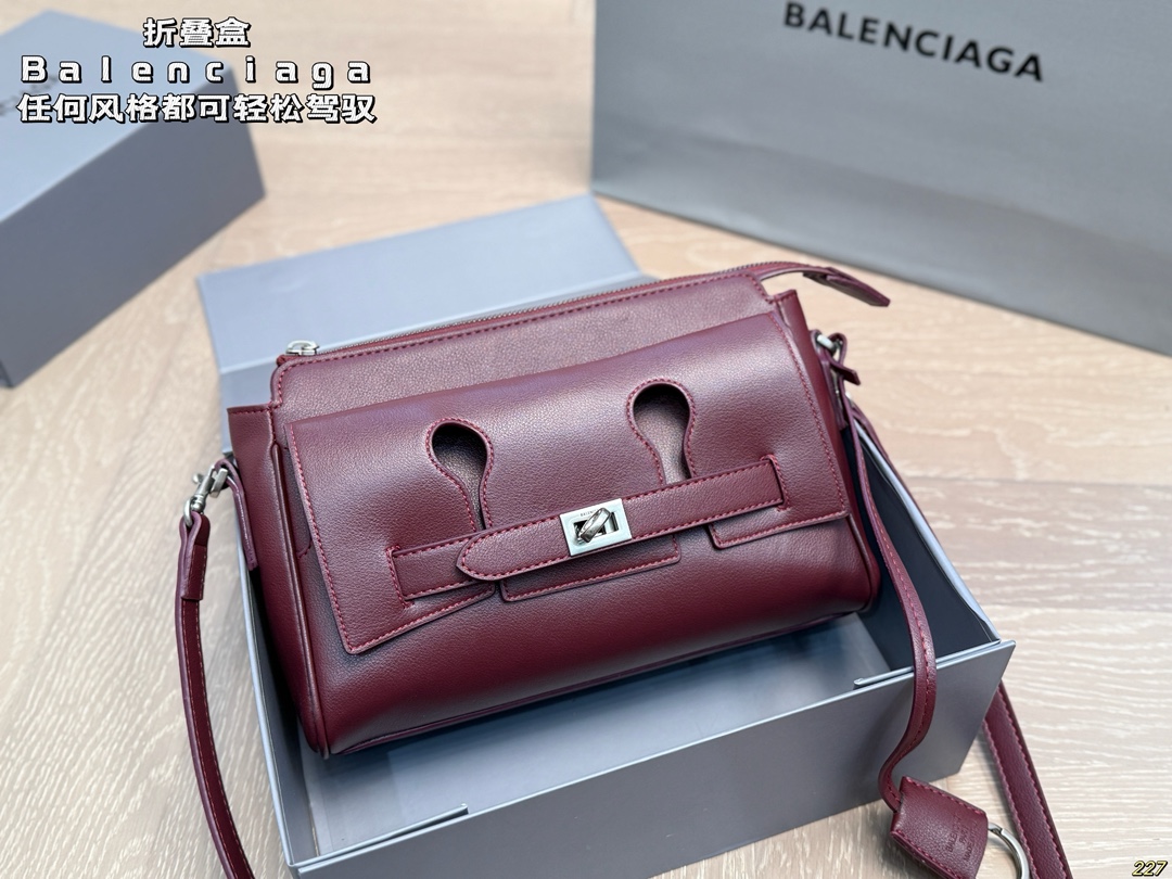 Balenciaga Shoulder Bag Ladies' Favorite