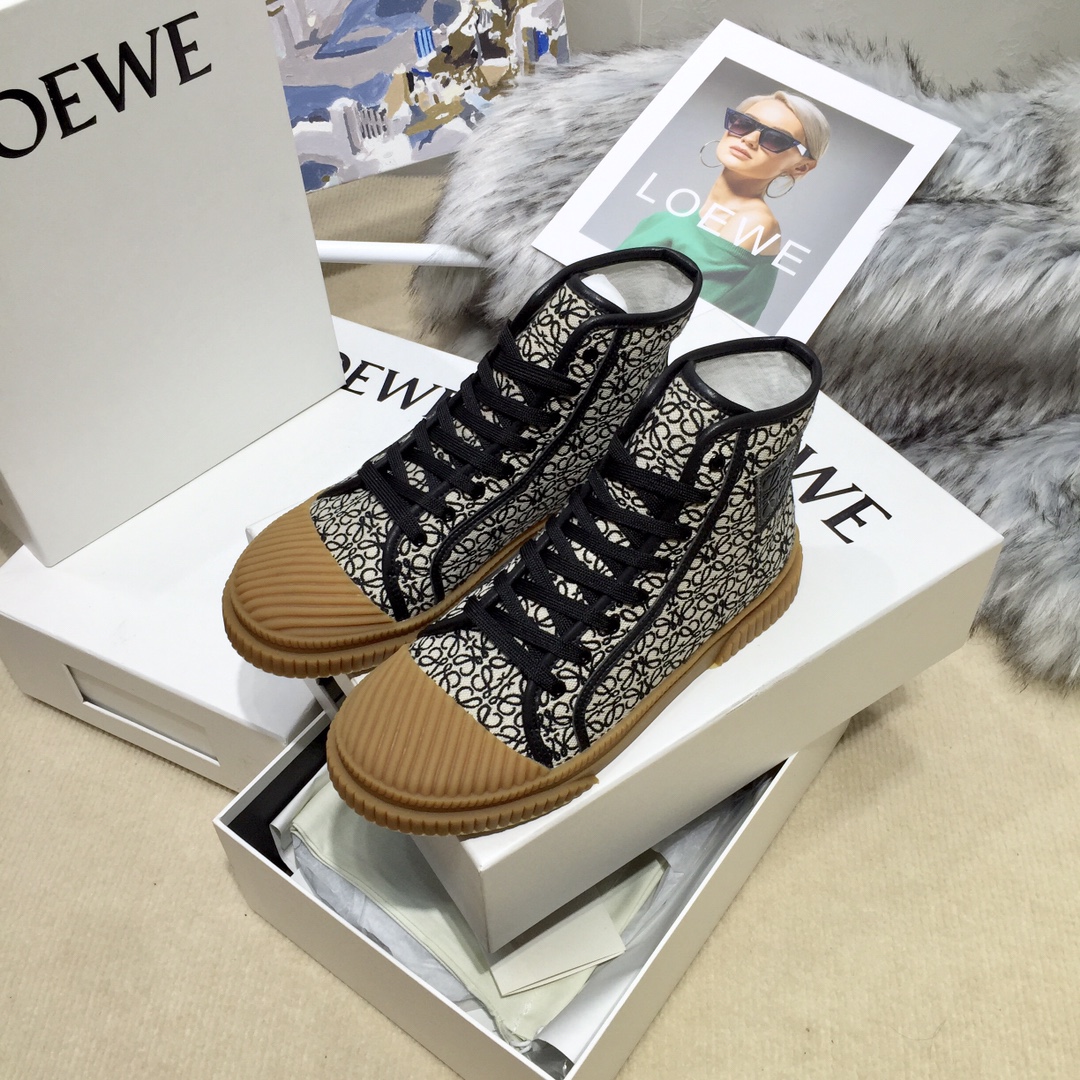 LOEWE 004 Casual shoes XM042