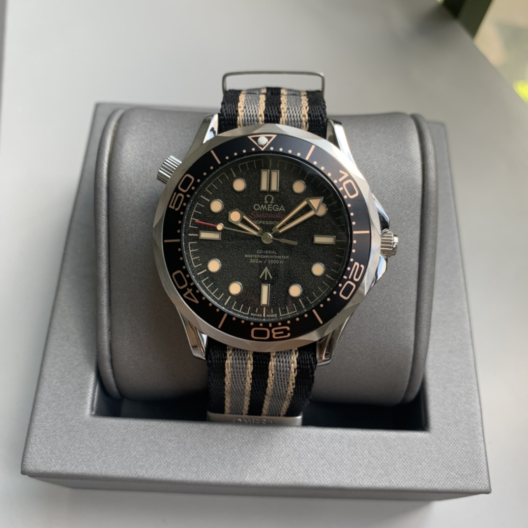 OMEGA Seamaster 42mm
