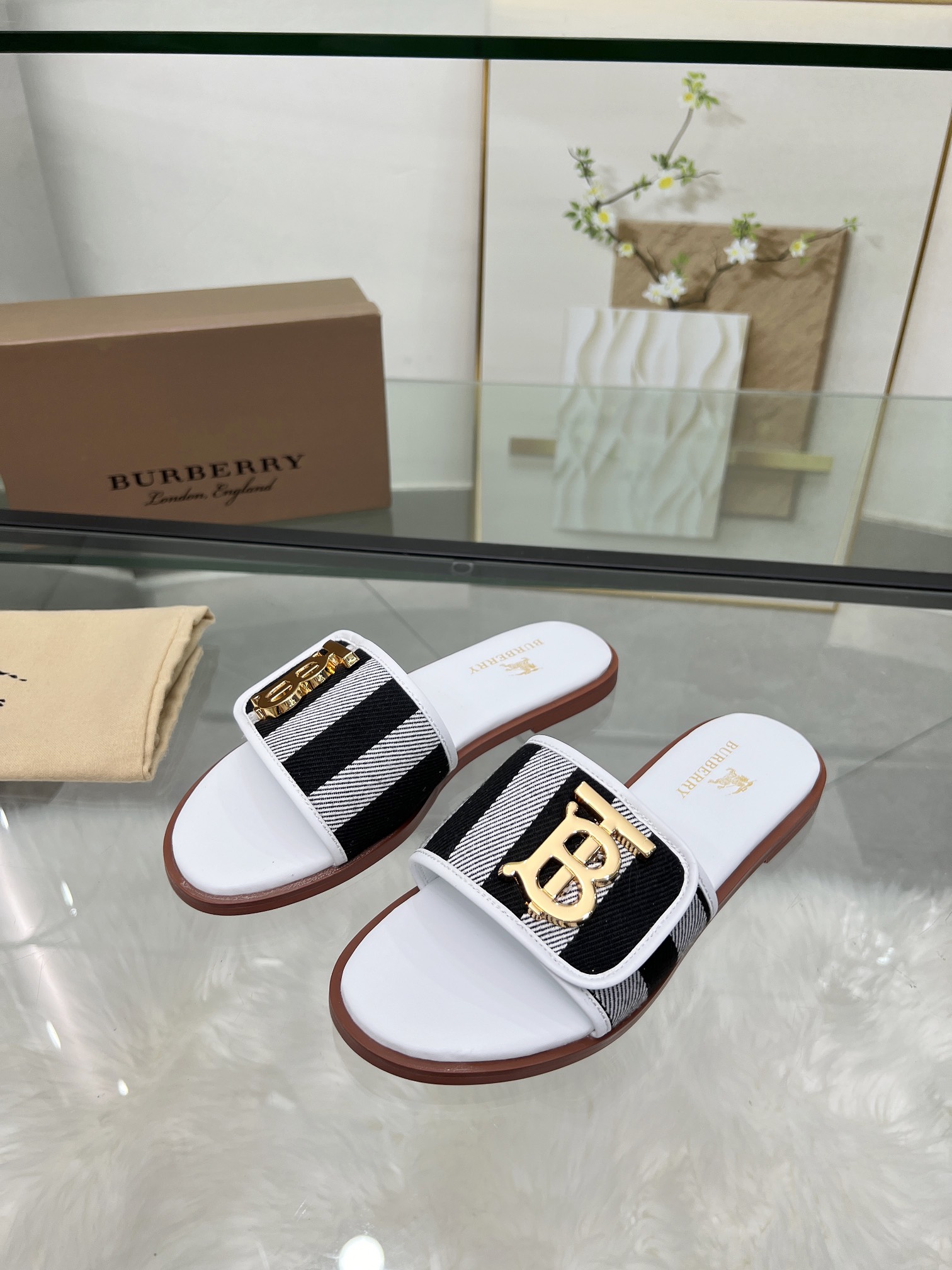 Burberry Shoes Slippers Canvas Leather