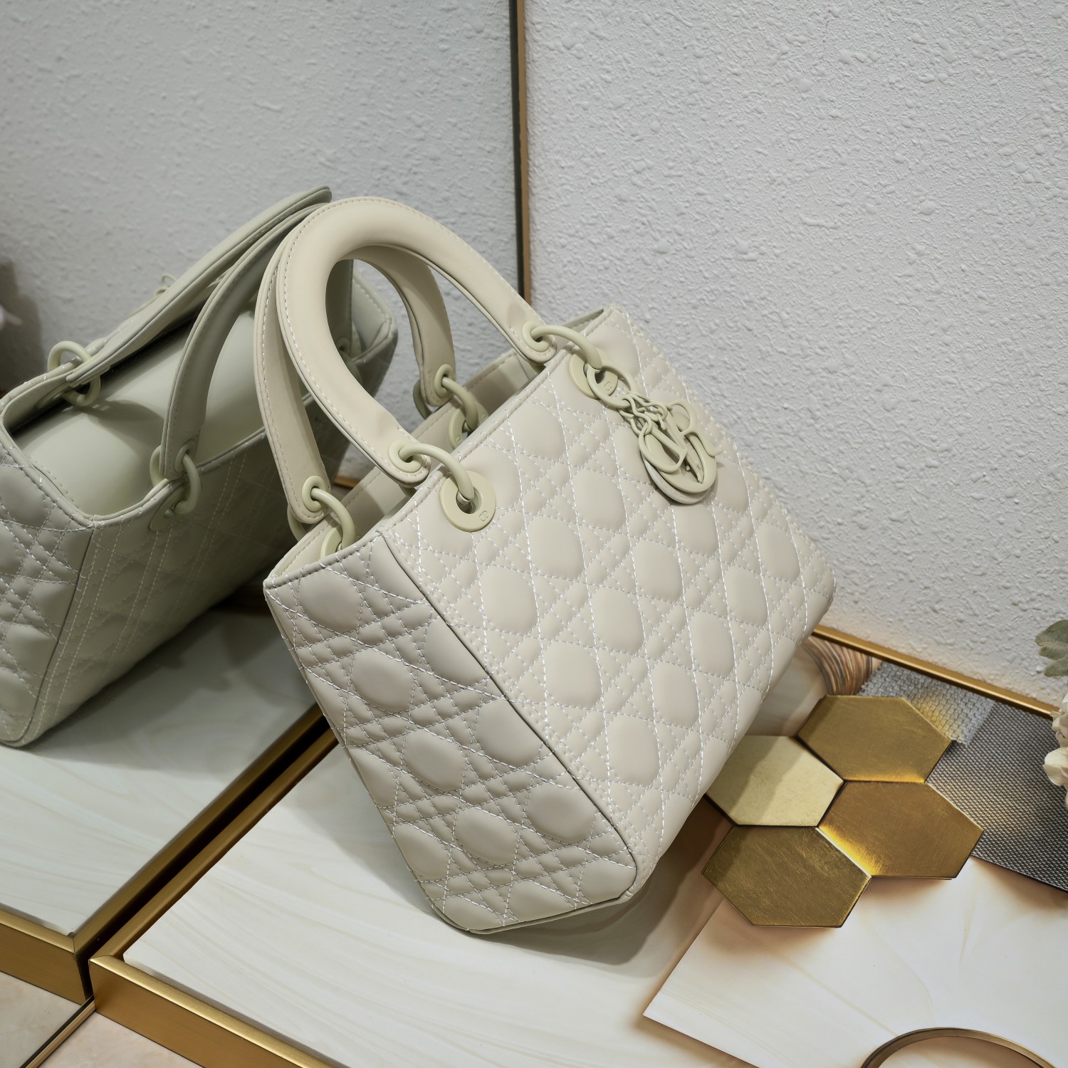 Medium Lady Dior Bag White Matte 2022 LM071 24cm