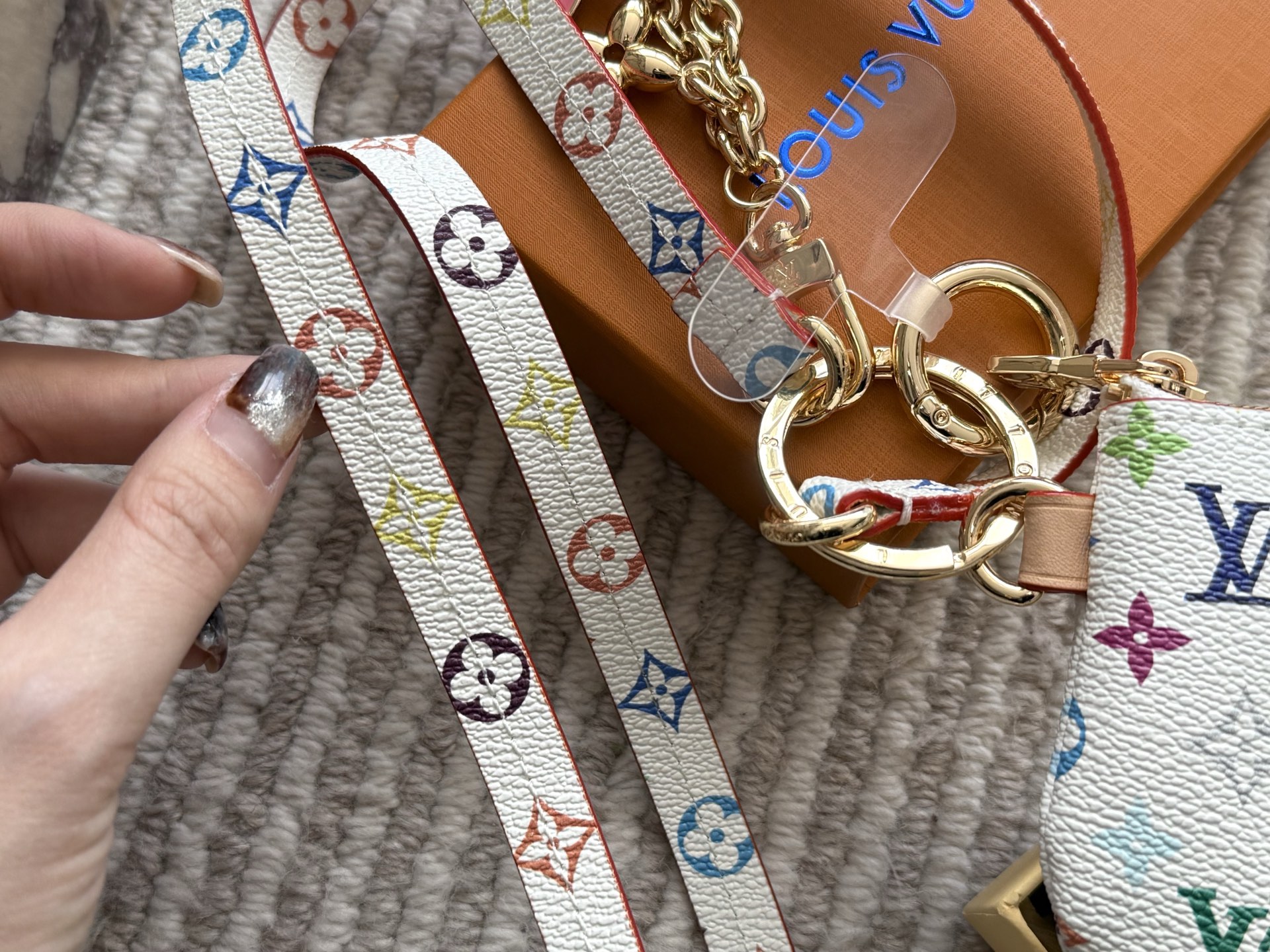 LV Key coin purse 086 DB541
