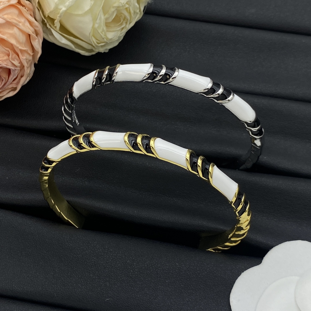 Saint Laurent Jewelry Bangle Slub design