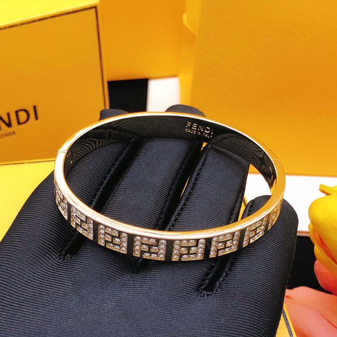 Fendi Jewelry Bangle Full Fine Diamond Letter Design
