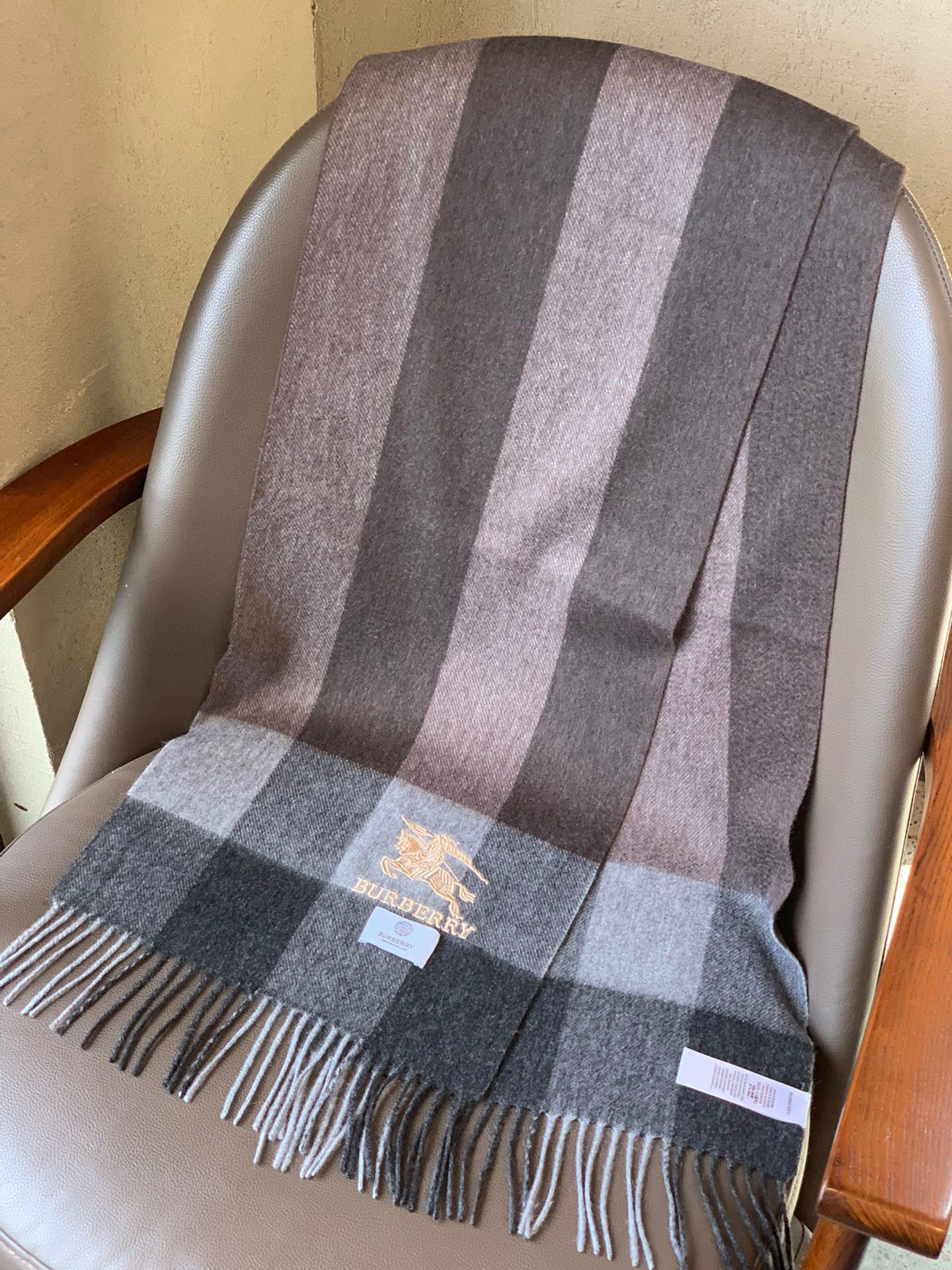 Burberry Scarf Two-Tone Scarf 100% Cashmere 30*180cm Accessories