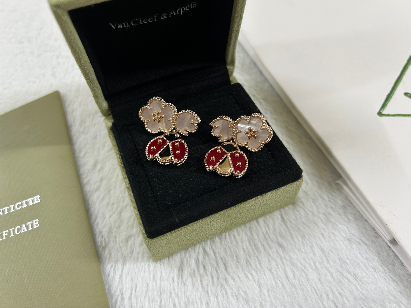 Van Cleef & Arpels Jewelry Earring Three-flowered ladybug earrings