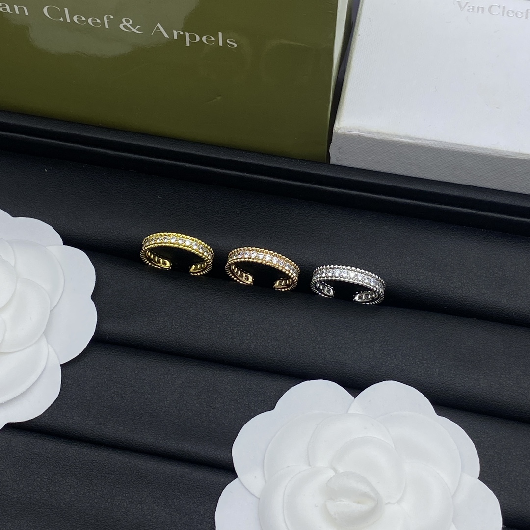 Van Cleef & Arpels Jewelry Rings  Full diamond ring refers
